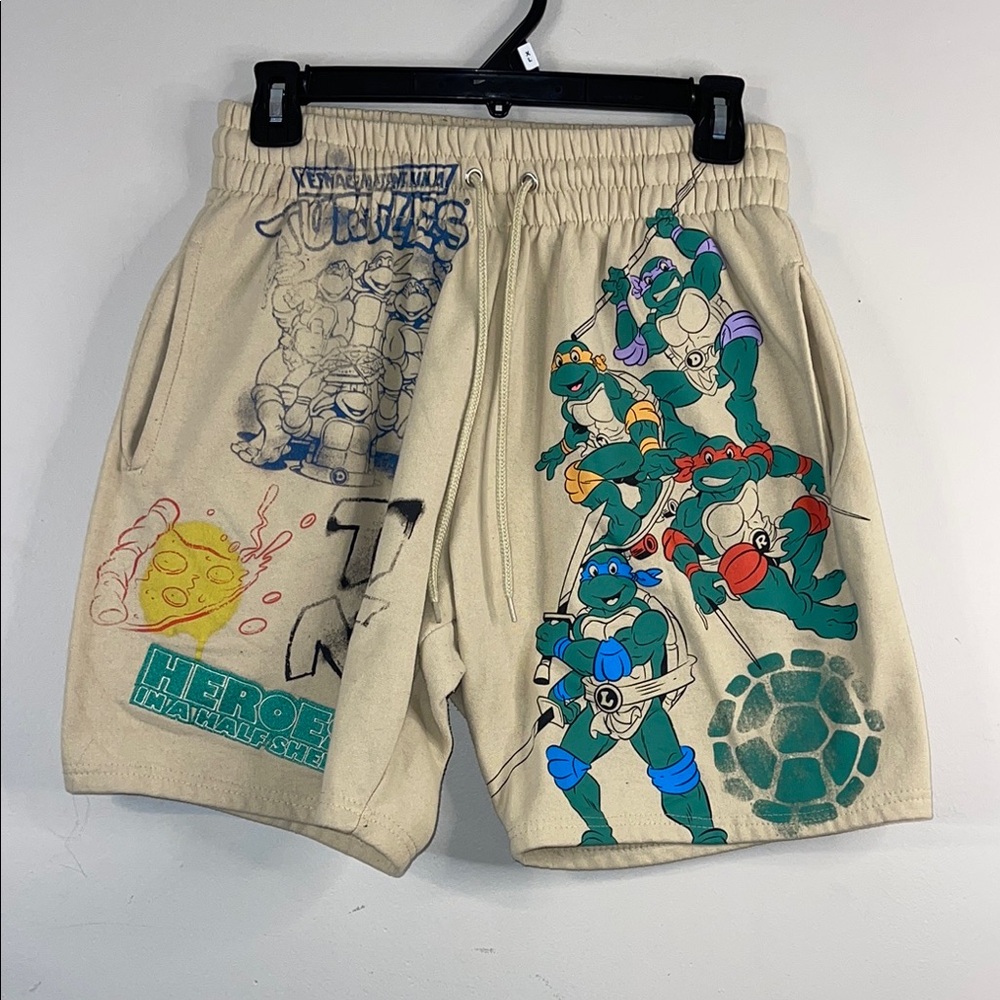 Nickelodeon Cream Athletic Shorts with TMNT Graphics Size Medium EUC #112